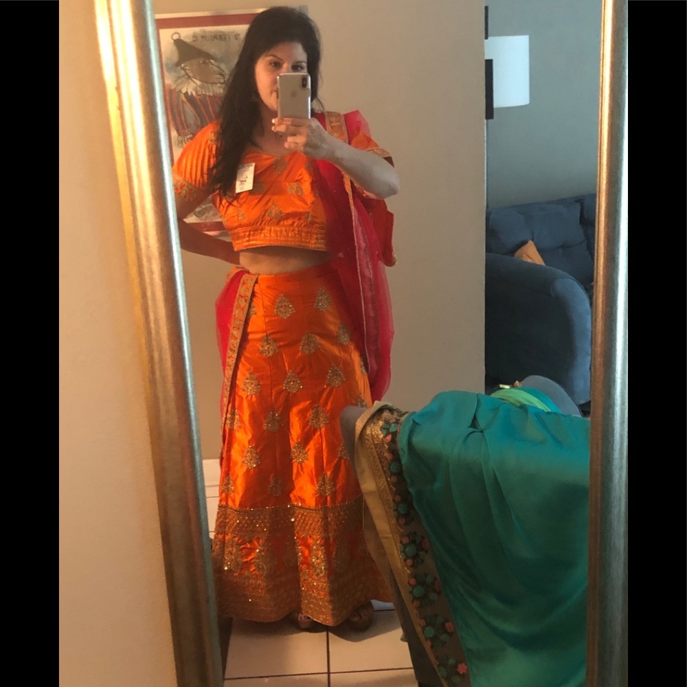 Lehenga Saree (size 42) which is a US size 12-14.